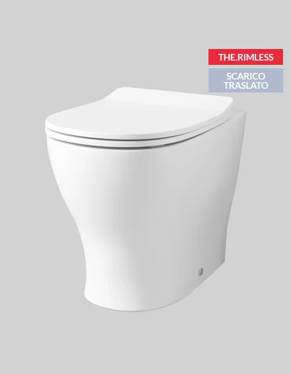 Vase sur pied sans rebord, dos contre le mur